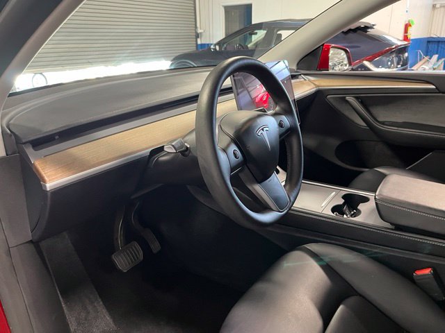 Used 2024 Tesla Model Y Long Range RWD image 23