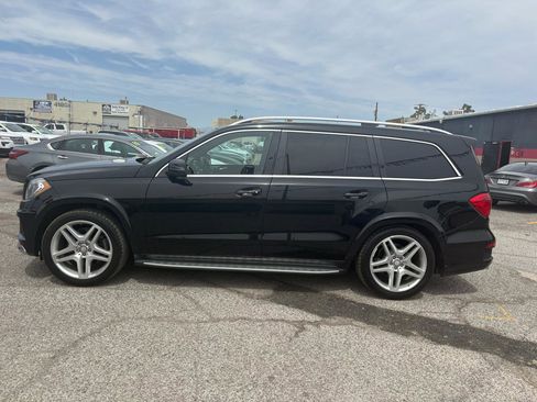 Used 2015 Mercedes-Benz GL 550 4MATIC w/ Driver Assistance Package image 3