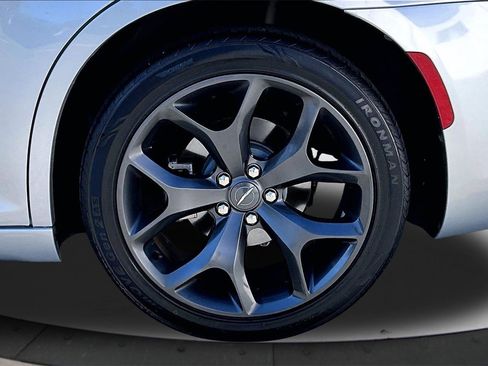 Certified 2021 Chrysler 300 S image 34