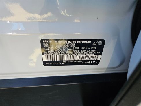 Used 2025 Mitsubishi Outlander SE image 30