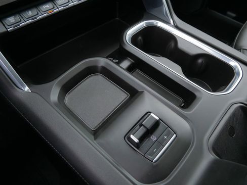 Certified 2025 GMC Sierra 3500 Denali w/ Technology Package image 29