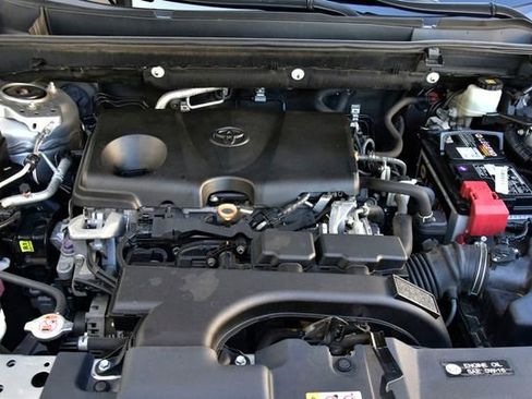Used 2021 Toyota RAV4 XLE FWD image 27