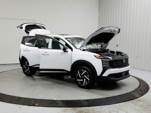 New 2026 Nissan Kicks SV w/ SV Premium Package image 9