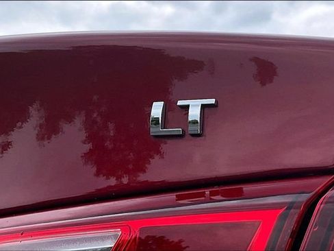 Used 2018 Chevrolet Malibu LT FWD image 23