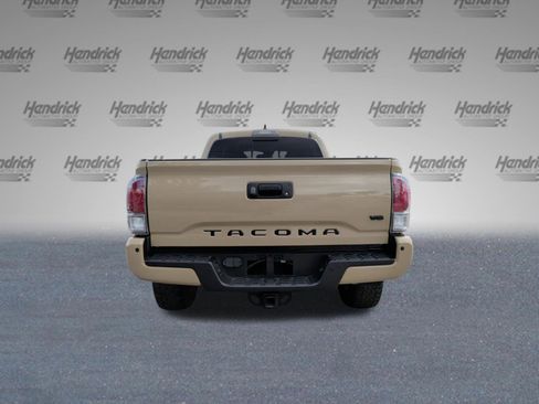 Used 2020 Toyota Tacoma TRD Off-Road w/ Technology Package AWD/4WD image 8