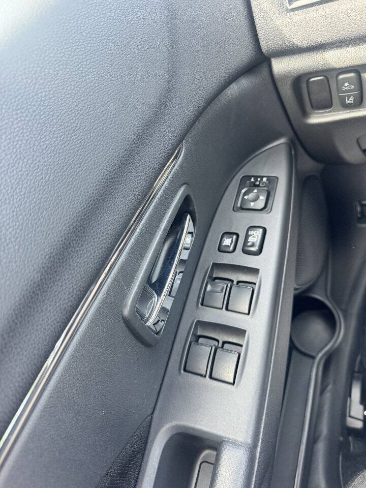 Used 2025 Mitsubishi Outlander Sport LE AWD/4WD image 8