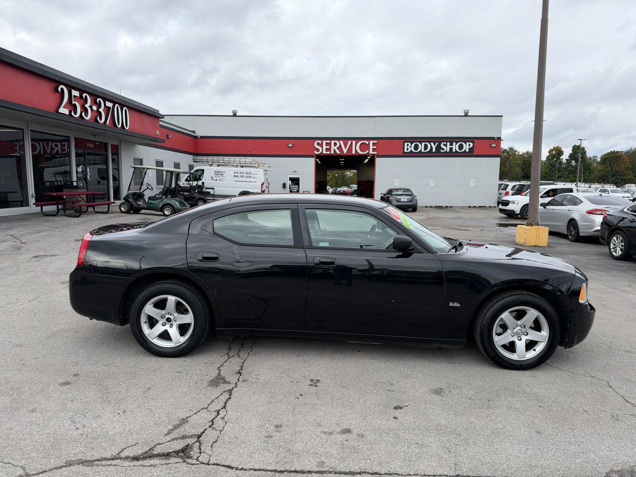 Used 2010 Dodge Charger SXT RWD image 2