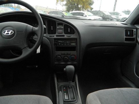 Used 2006 Hyundai Elantra GLS image 16