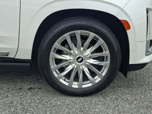 Used 2024 Cadillac Escalade ESV Premium Luxury w/ Performance Package image 8