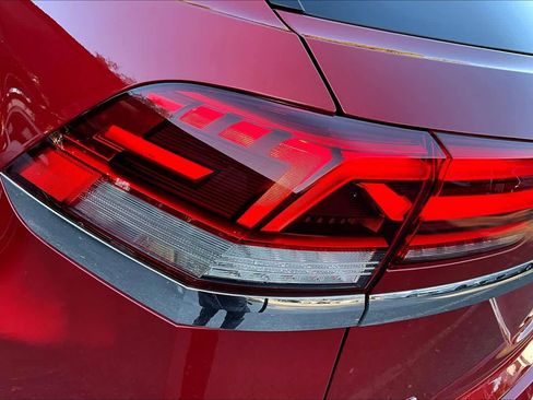 Used 2022 Volkswagen Atlas Cross Sport SE image 28