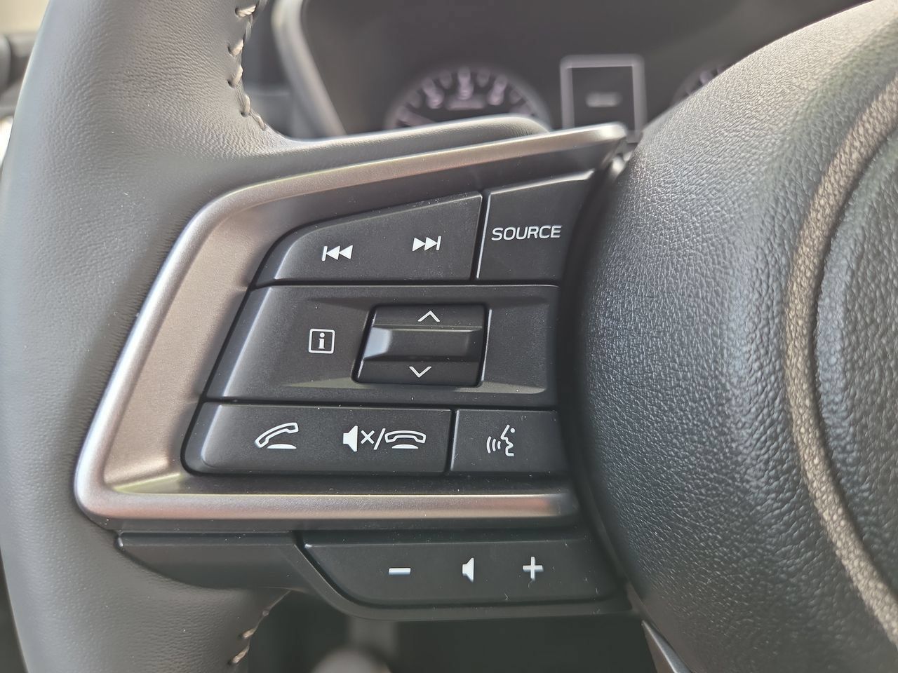 Used 2025 Subaru Ascent Touring AWD/4WD image 33