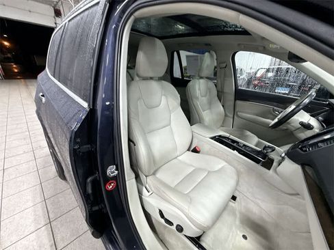 Used 2016 Volvo XC90 T6 Momentum w/ Momentum Plus Package image 16