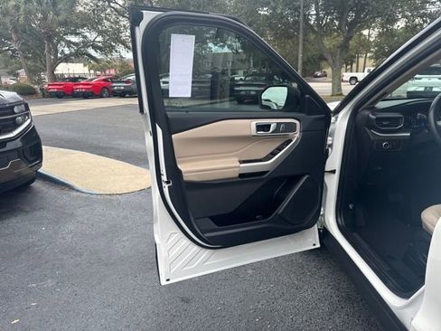 Used 2023 Ford Explorer XLT w/ Equipment Group 202A image 13