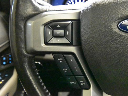 Used 2021 Ford Expedition XLT image 29