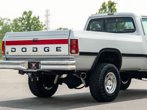 Used 1991 Dodge D/W Truck 350 image 25