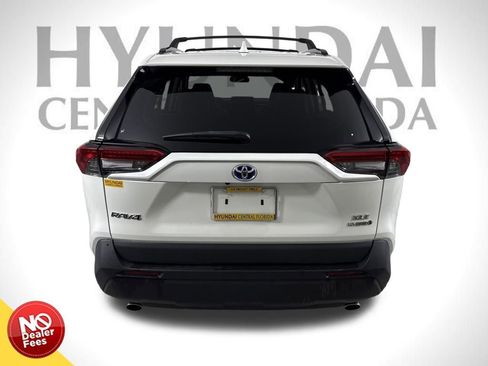 Used 2021 Toyota RAV4 XLE Premium image 4