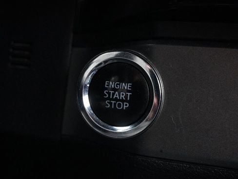 Used 2017 Toyota Tacoma TRD Off-Road image 31