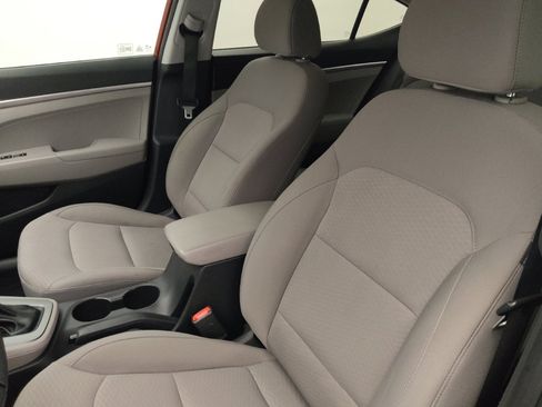 Used 2020 Hyundai Elantra SE FWD image 17