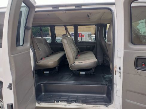 Used 2017 Chevrolet Express 2500 LS image 29
