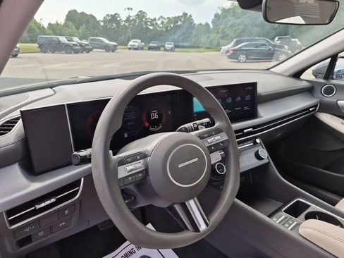Used 2025 Hyundai Sonata SEL FWD image 16