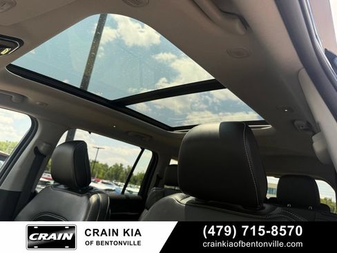 Used 2023 Jeep Grand Cherokee L Limited w/ Luxury Tech Group II AWD/4WD image 22