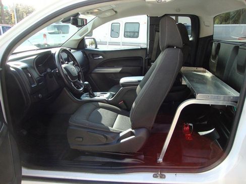 Used 2021 Chevrolet Colorado LT w/ Fleet Safety Package image 5