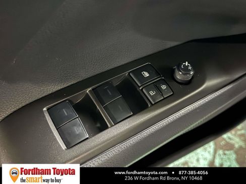 Used 2023 Toyota Camry SE w/ Cold Weather Package image 17