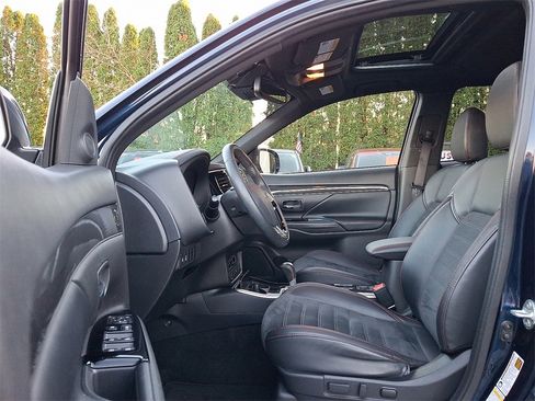 Used 2020 Mitsubishi Outlander SEL image 15