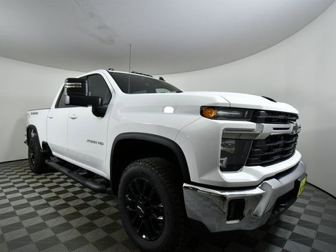 New 2026 Chevrolet Silverado 2500 LT image 8