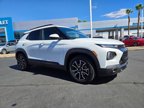 Used 2023 Chevrolet TrailBlazer ACTIV w/ Sun and Liftgate Package image 1