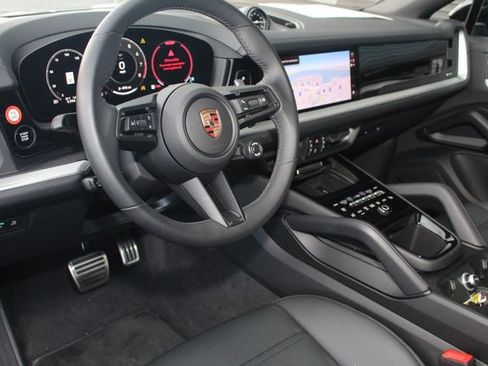 New 2026 Porsche Cayenne S image 4
