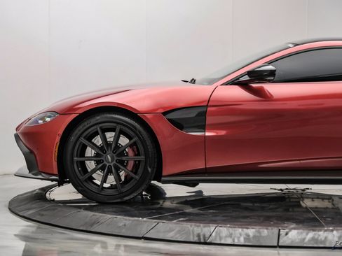 Used 2019 Aston Martin V8 Vantage Coupe RWD image 10