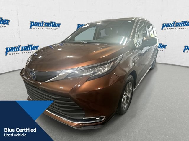 Used 2023 Toyota Sienna XLE FWD image 1