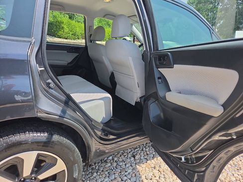 Used 2018 Subaru Forester 2.5i w/ Alloy Wheel Package AWD/4WD image 16
