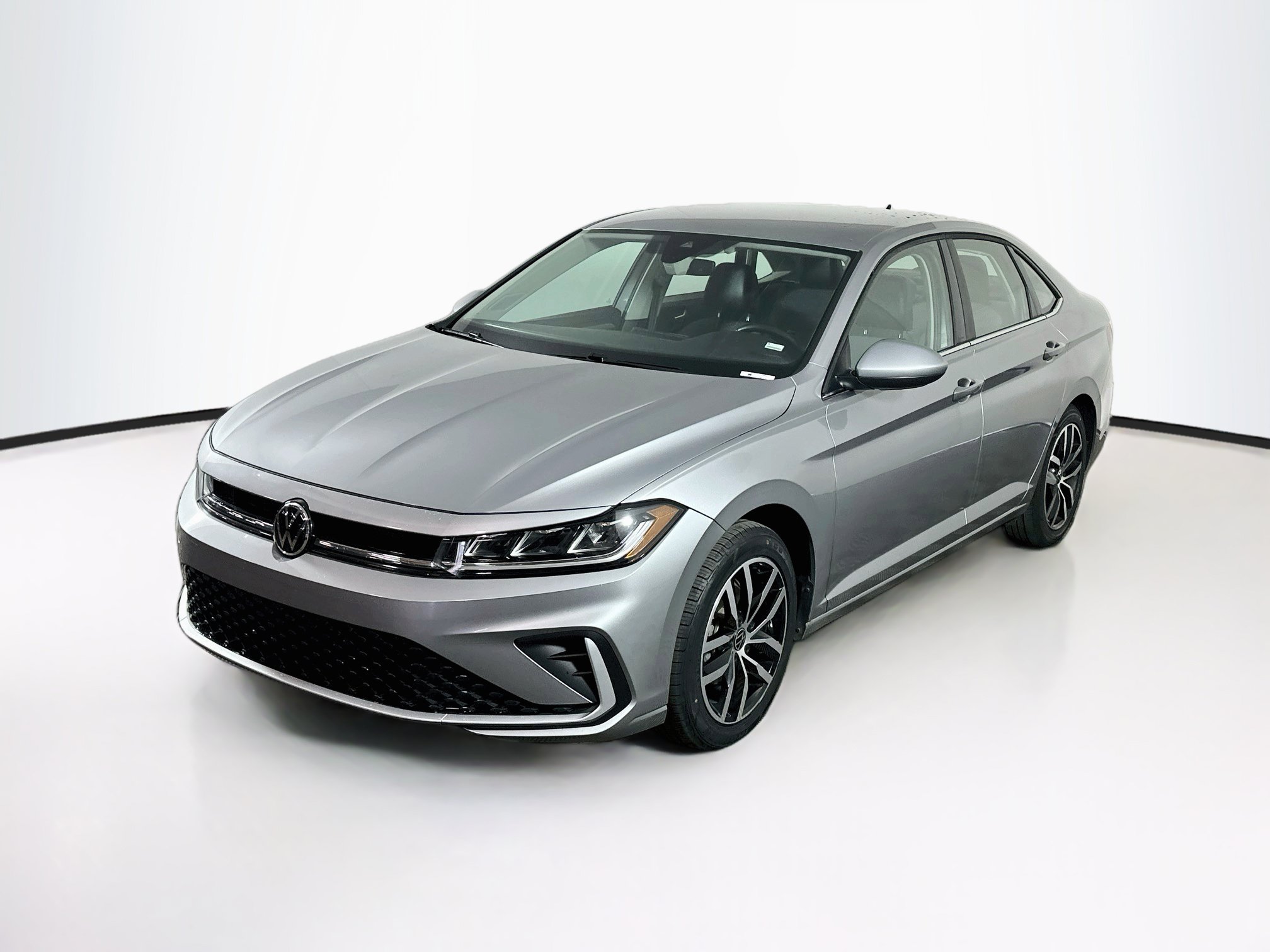 Used 2025 Volkswagen Jetta SE FWD image 3