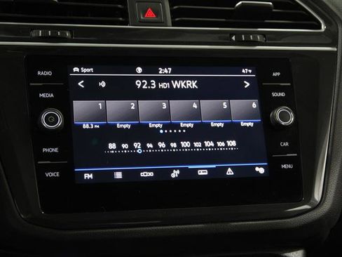 Certified 2024 Volkswagen Tiguan SE image 10