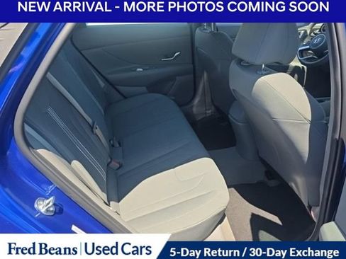 Used 2023 Hyundai Elantra SEL w/ Convenience Package FWD image 8
