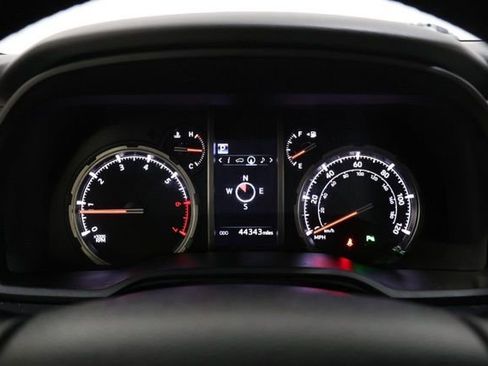Used 2023 Toyota 4Runner Limited AWD/4WD image 23