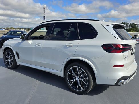 New 2026 BMW X5 xDrive40i w/ M Sport Package image 6