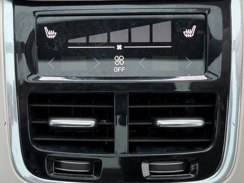 Used 2017 Volvo XC90 T8 Inscription w/ Vision Package image 16