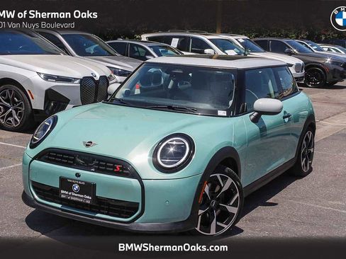 Used 2025 MINI Cooper S FWD image 1