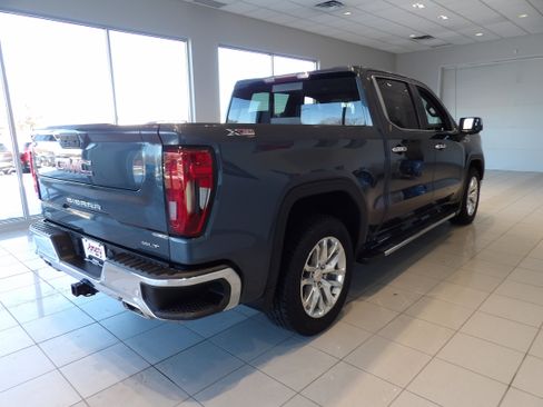 Used 2020 GMC Sierra 1500 SLT w/ SLT Premium Plus Package image 4