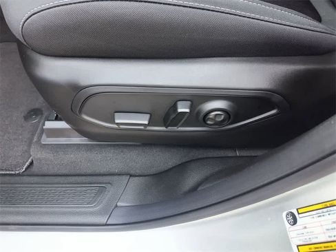 New 2025 Jeep Grand Cherokee Laredo X w/ Luxury Tech Group I image 12