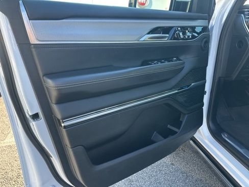 Used 2022 Jeep Grand Wagoneer Series I image 10