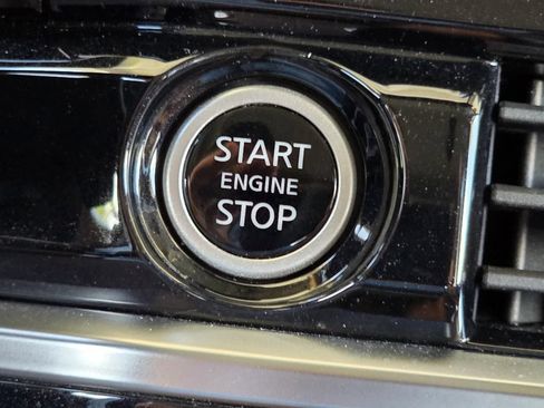 Used 2023 Nissan Pathfinder Platinum FWD image 28