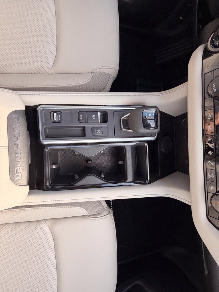 Certified 2026 Nissan Pathfinder SL w/ SL Premium Package FWD image 29