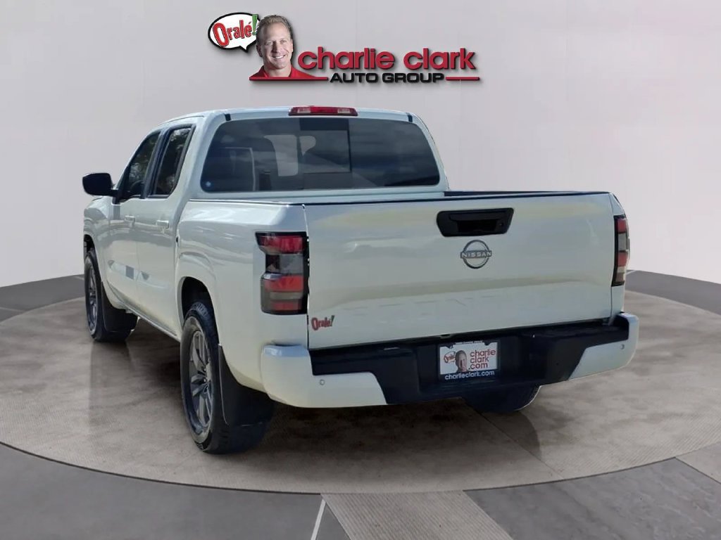 Used 2025 Nissan Frontier SV RWD image 3