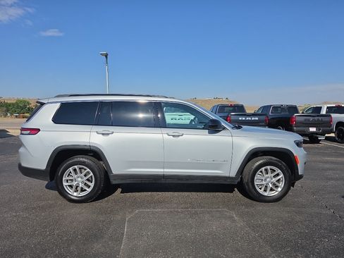 Used 2025 Jeep Grand Cherokee L Laredo w/ Luxury Tech Group I AWD/4WD image 4