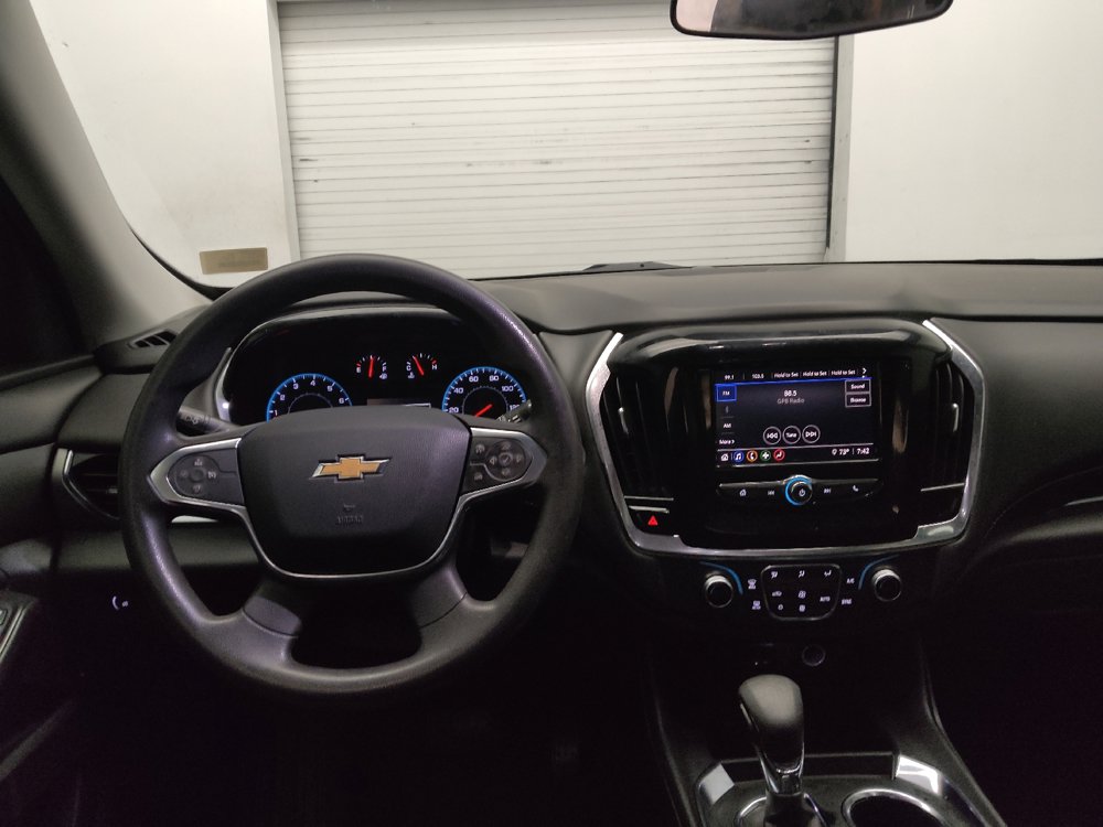 Used 2021 Chevrolet Traverse LS FWD image 22