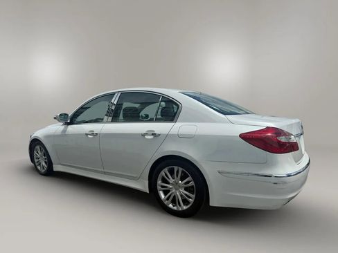 Used 2013 Hyundai Genesis 3.8 w/ Technology Pkg RWD image 10